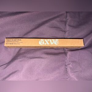 GXVE Pout To Get Real Overlining Lip Pencil